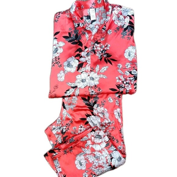 Secret Treasures Satin Pajama Set Size 2X 18/20 Red Floral Print Crop Pant - Picture 7 of 8